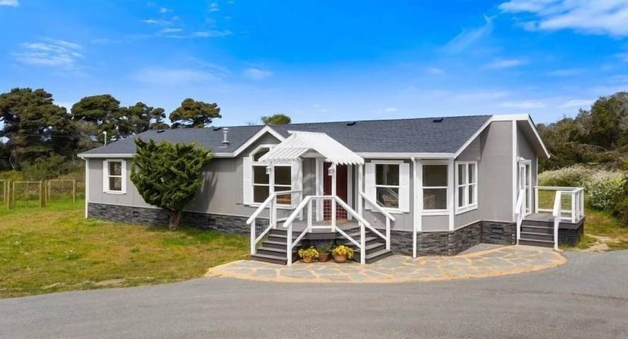 Vacation rental for 6 people, with terrace and hot tub, with pets in Mendocino County
