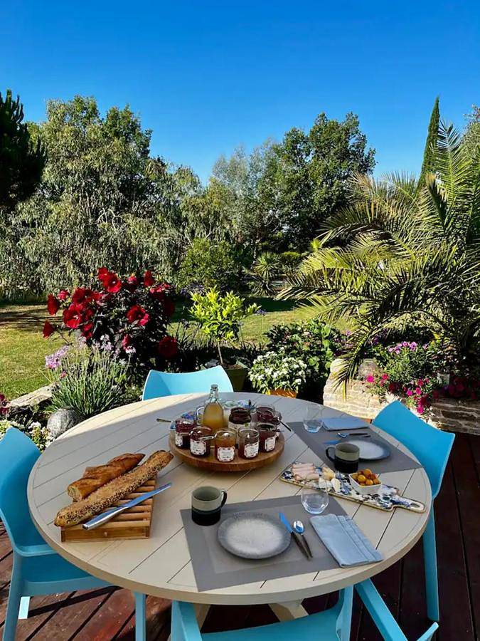 Chambre d’hôte pour 2 personnes, avec Terrasse ainsi que Jardin et Piscine à Ambialet
