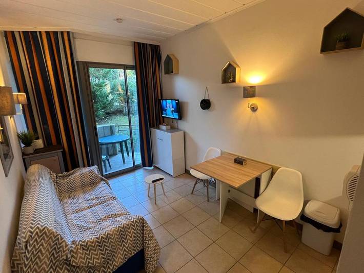 Appartement de vacances pour 3 personnes, avec sauna et piscine ainsi que jardin et terrasse