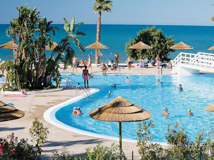 Camping für 6 Personen, mit Terrasse und Kinderpool in Apulien
