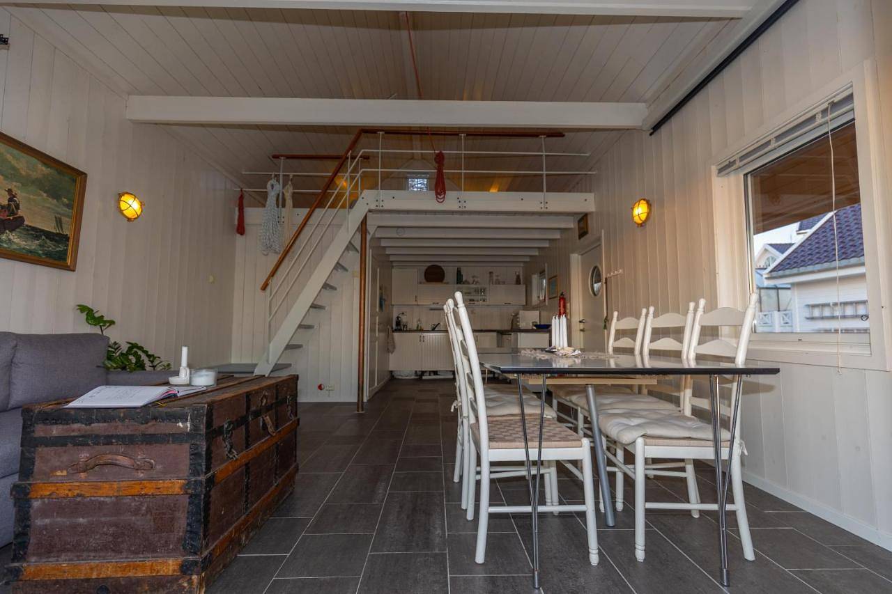 Deluxe Double Room with Balcony and Sea View in Stavanger