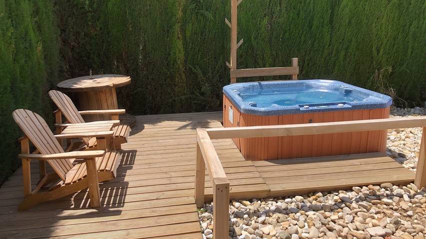 Casa rural para 6 personas, con Balcón/Terraza además de Jacuzzi y Piscina en Rute - 2