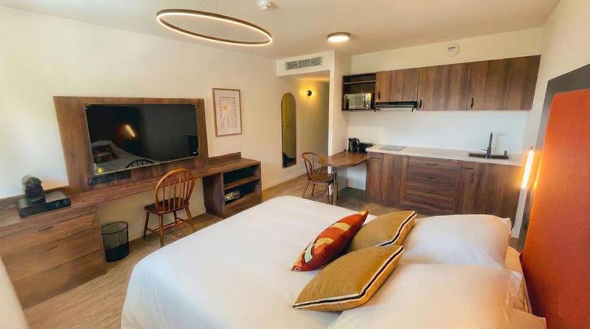 Hotel para 2 personas, con terraza y vistas - 1