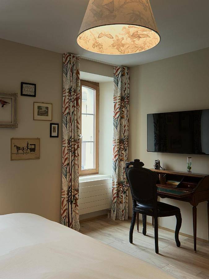 Hôtel pour 4 personnes, avec jardin et terrasse, animaux acceptés dans Fleurier