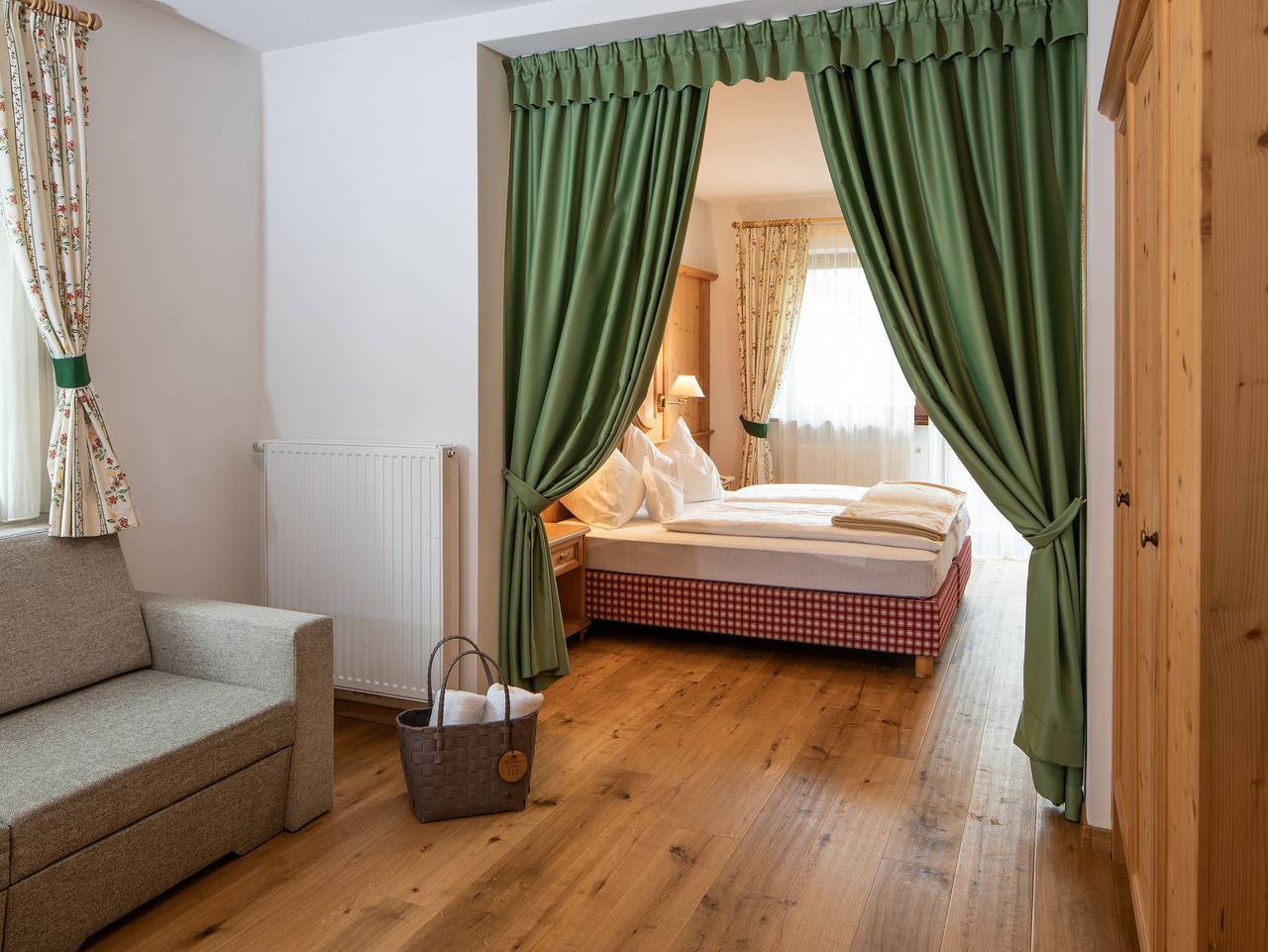 Hotel Falken - Gartensuite (2 - 4 Personen) in Pfalzen, Kronplatz