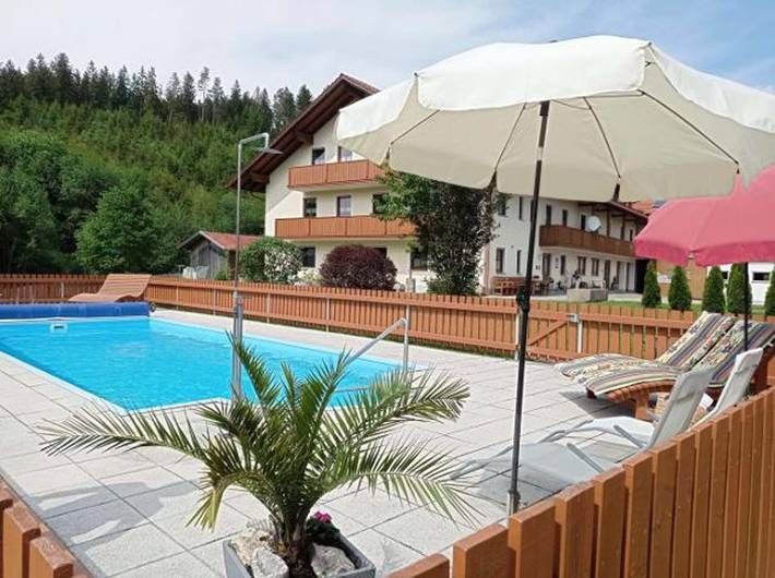 Ganze Ferienwohnung, Ferienbauernhof Mehlbach - Ferienwohnung Wildrose mit Terrasse in Kollnburg, Ostbayern