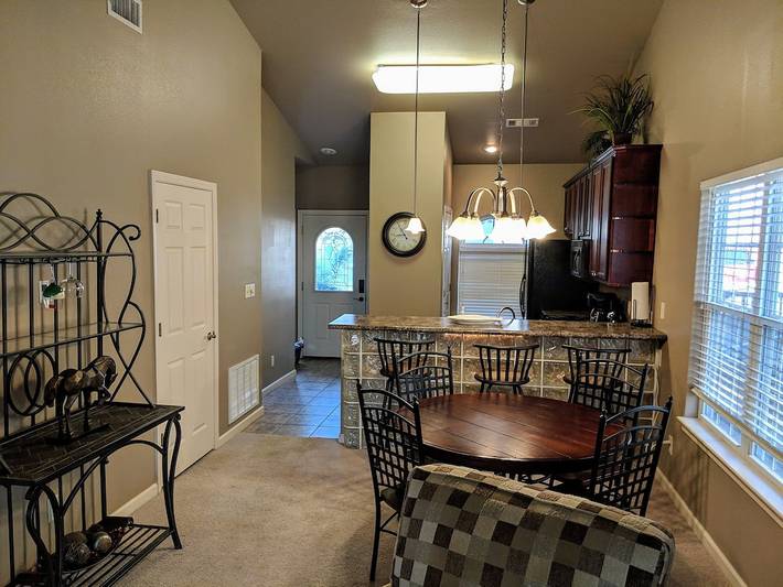 Vacation rental for 6 people, with balcony and pool in Hot Springs