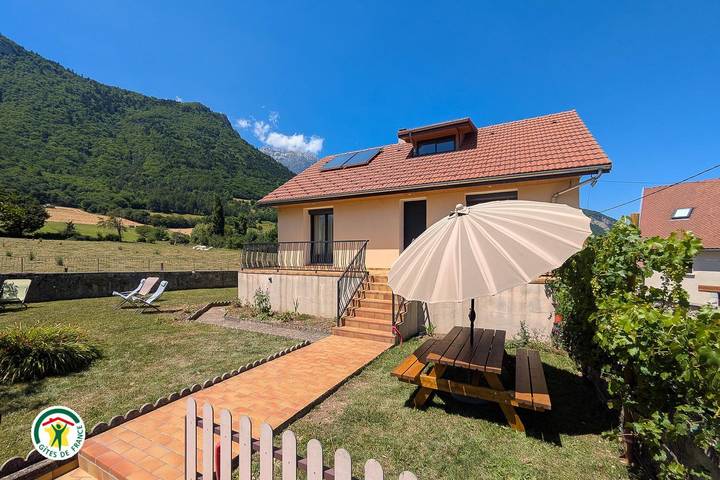 Gîte pour 6 personnes, avec Terrasse et Jardin