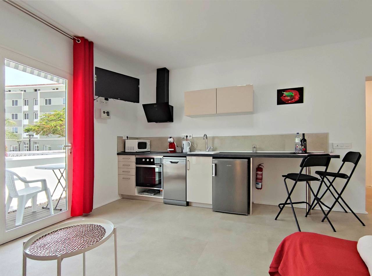 Ganzes Studio, Fantastico 1 - grosser Balkon,Gratis Perkplatz, Klimaanlage, gratis Netflix, Bbq in Playa Jardin, Puerto de la Cruz