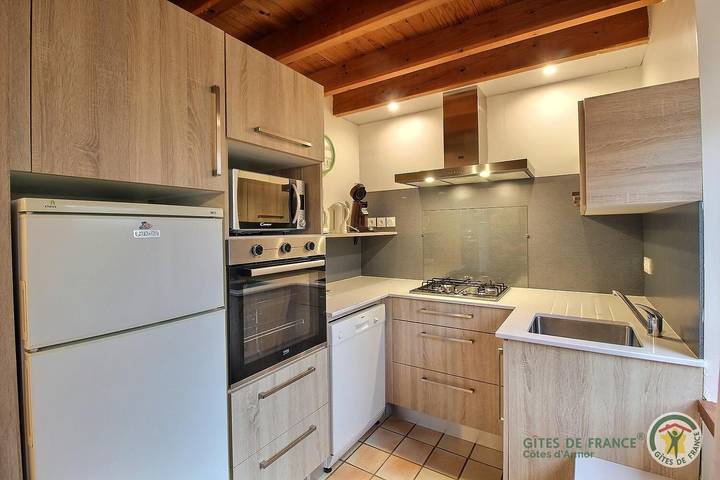 Gîte pour 4 personnes, avec jardin et terrasse, animaux acceptés à Saint-Quay-Perros - 3