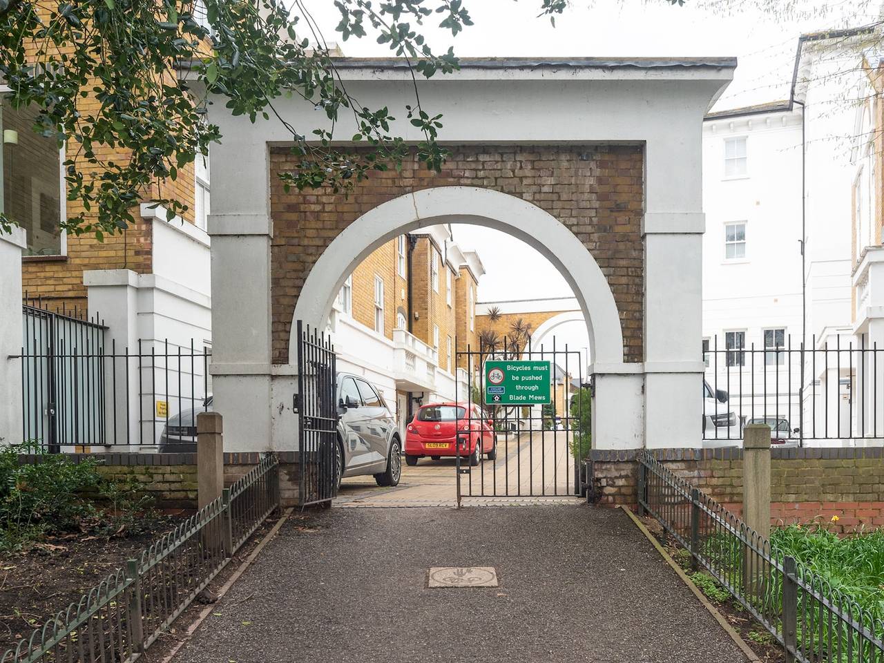 Entire apartment, Modern Luxury 1 Bedroom Spacious Flat - Pass the Keys in Wandsworth, London