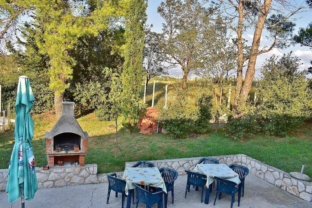 Ganze Wohnung, 1-Zimmer-Ferienwohnung mit Balkon und Meerblick Lopar, Rab A-22583-b in Lopar, Rab