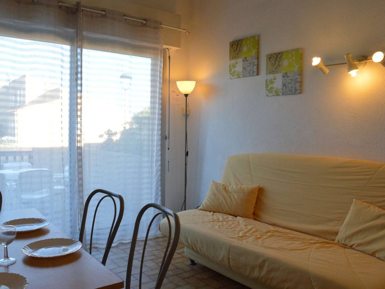 Gemütliches Ferienhaus, direkte Strandlage, Terrasse, Parkplatz, Haustiere erlaubt in Saint Pierre la Mer, Fleury