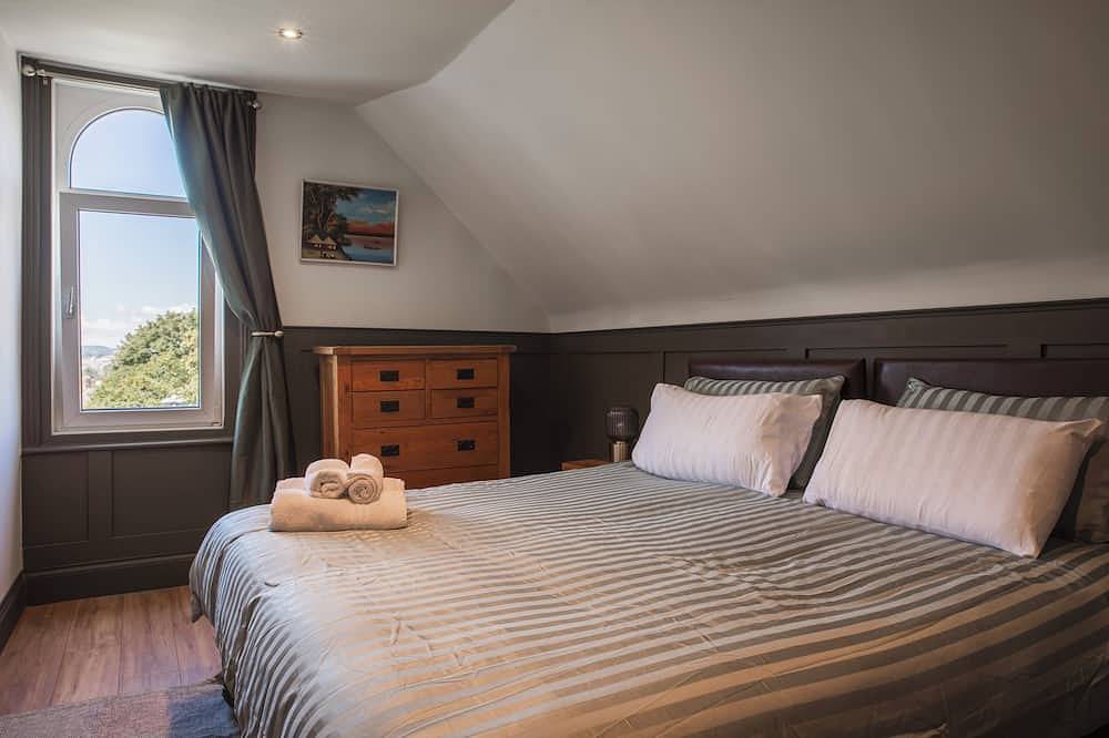 Entire apartment, Stylish 2 bed Apt in Exeter - Free parking, Self Check-In! Sleeps 2-4 in Exeter, Devon