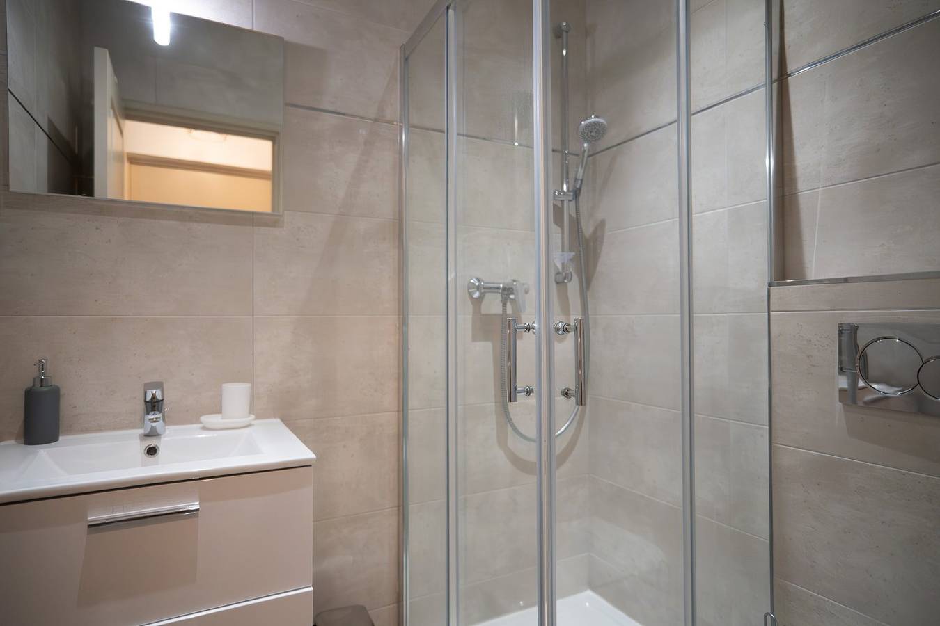 Studio entier, Guestready - Studio Lumineux et Élégant in Nice, Région de Nice