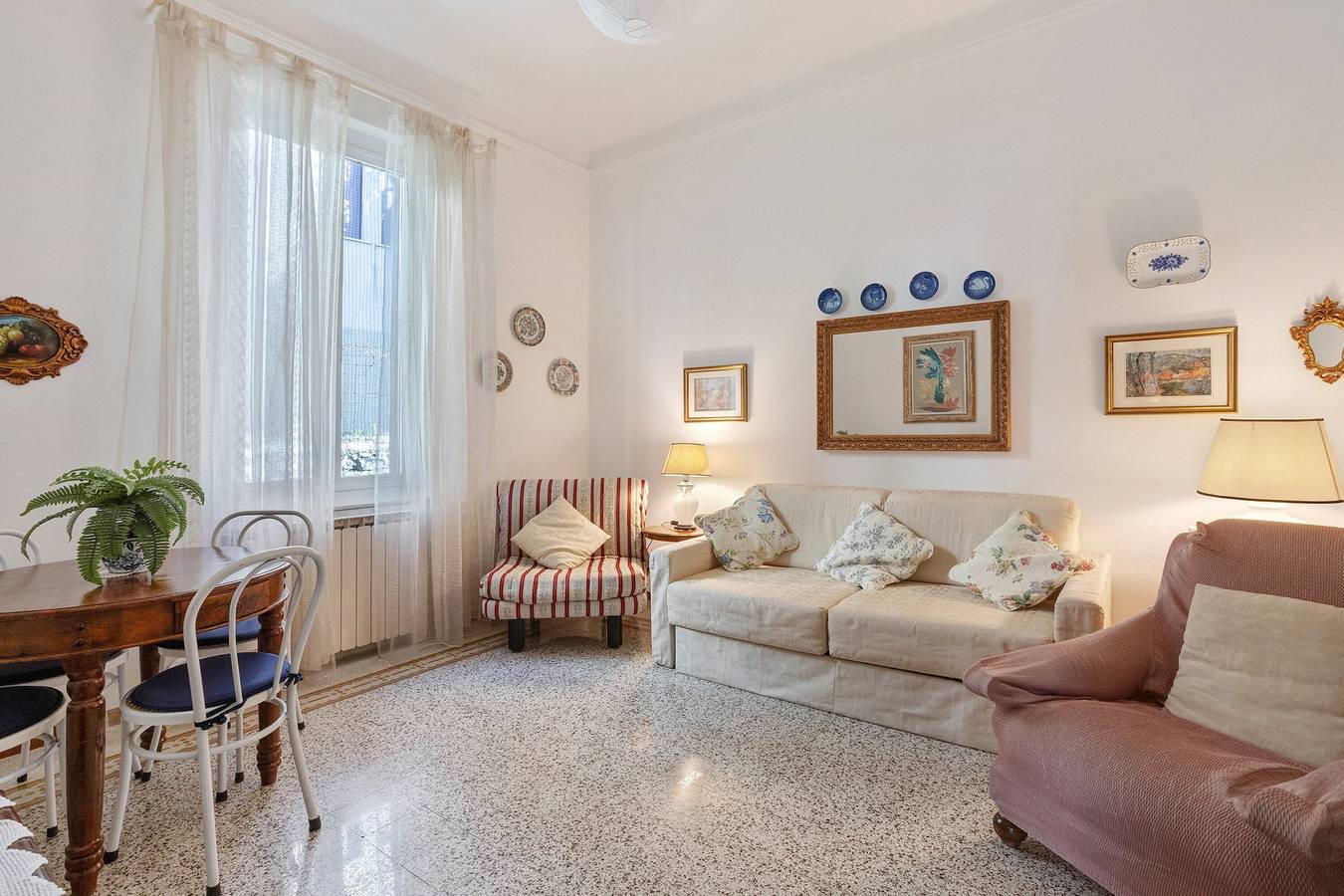 Apartamento entero, Apartamento 'Seba House' con terraza privada, Wi-Fi y aire acondicionado in La Spezia (City), La Spezia