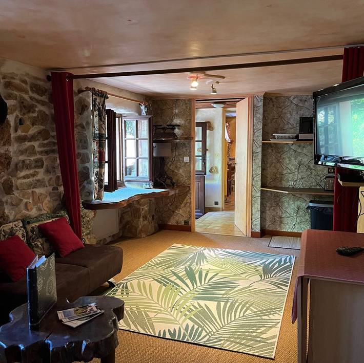 Gîte pour 4 personnes, avec jardin et piscine ainsi que terrasse et vue sur le lac, animaux acceptés à Trans-en-Provence - 3