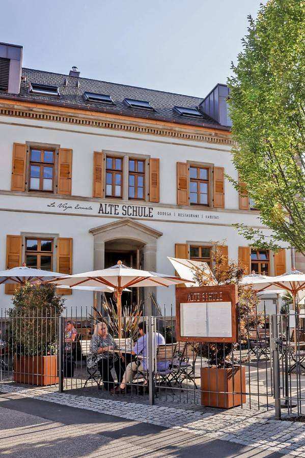 Ferienwohnung für 2 Personen, mit Balkon und Terrasse sowie Garten und Ausblick in Östringen