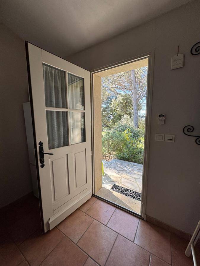 Location de vacances pour 3 personnes, avec sauna et jardin ainsi que jacuzzi et piscine à Mérindol - 2