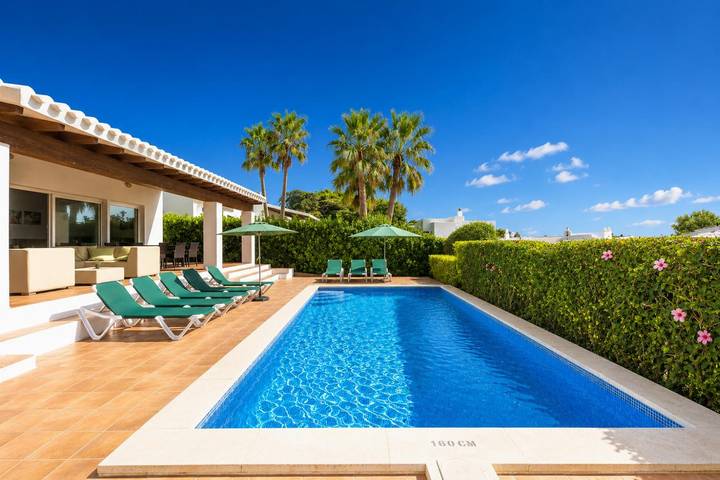Casa vacanza per 10 persone, con Vista oceano e Terrazza nonché Giardino a Binibeca
