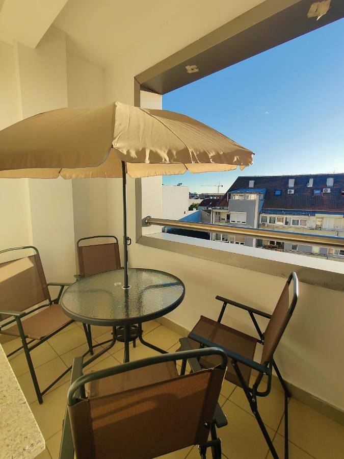 Gîte pour 4 personnes, avec vue et terrasse, animaux acceptés à Novi Sad - 2