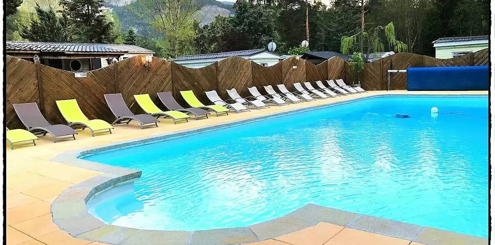 Mobil home pour 10 personnes, avec Terrasse