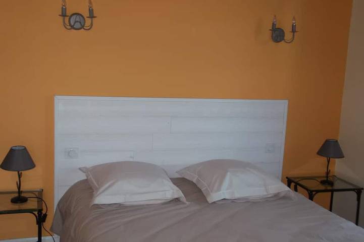 Location de vacances pour 8 personnes, avec terrasse et jardin, animaux acceptés à Collonges-la-Rouge - 2