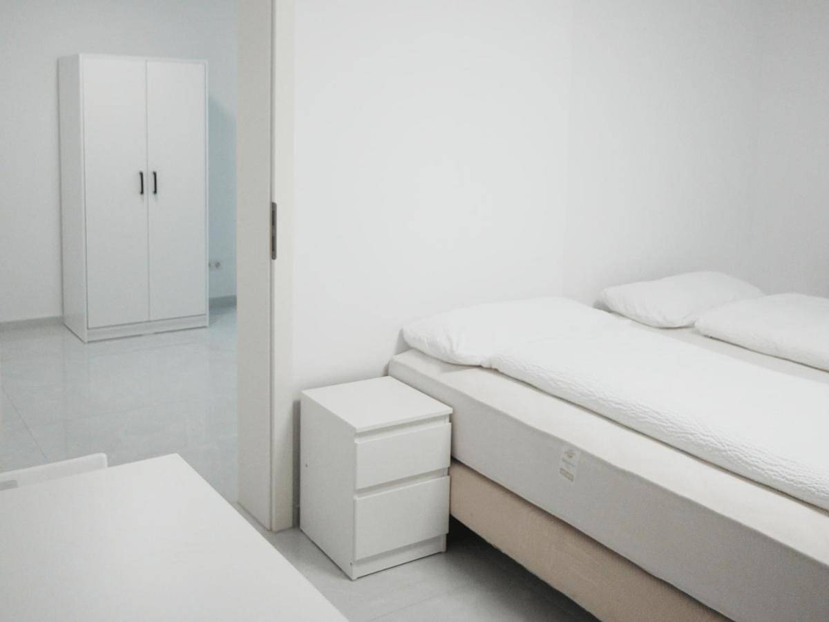 Apartments Issa in Berlin Märkisches Viertel, Berlin