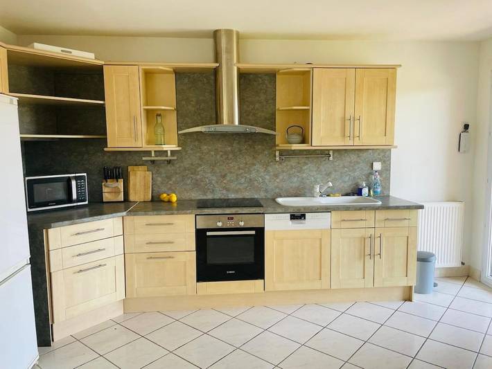 Location de vacances pour 5 personnes, avec piscine et terrasse dans Blyes