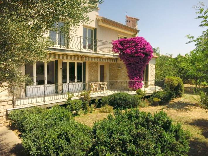 Villa pour 10 personnes, avec Balcon et Terrasse ainsi que Jardin et Vue à La Valette-du-Var