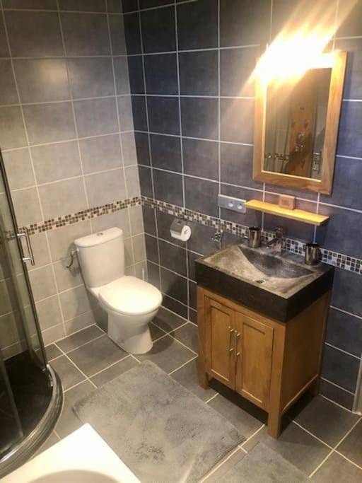 Gîte pour 5 personnes, avec piscine et jardin à Saint-Girod - 2