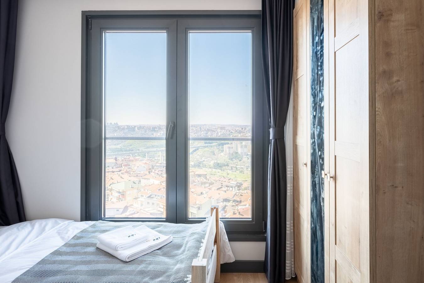 Ganze Wohnung, Minerva - 2Bd Charming Apt w/ King Bed & Ac in Talatpaşa Mahallesi, Marmararegion