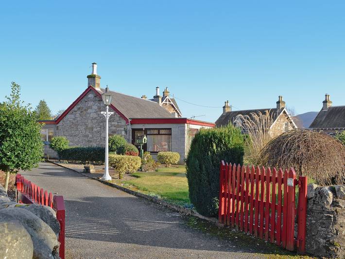 Log cabin for 6 people, with Garden in Pitlochry