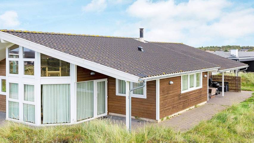 Ferienhaus für 10 Personen, mit Terrasse und Sauna sowie Whirlpool in Klitmøller