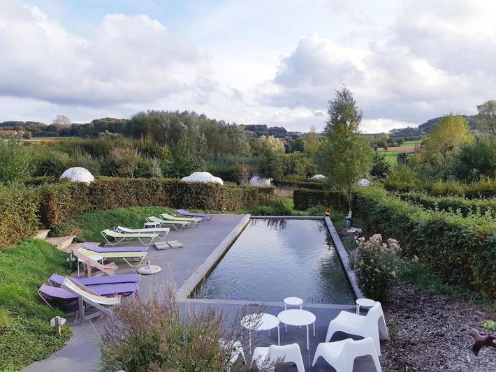 Tente pour 3 personnes, avec Terrasse et Jacuzzi ainsi que Jardin et Piscine