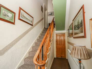 Log Cabin for 8 People in Frodsham, Cheshire, Photo 2