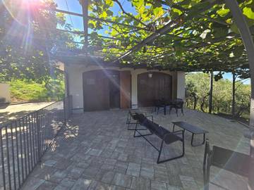 Gîte pour 4 personnes, avec jardin et vue, animaux acceptés à Bevagna