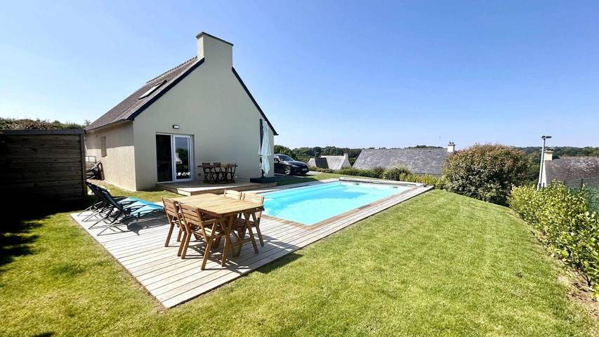 Location de vacances pour 6 personnes, avec piscine ainsi que terrasse et jardin à Taulé - 2