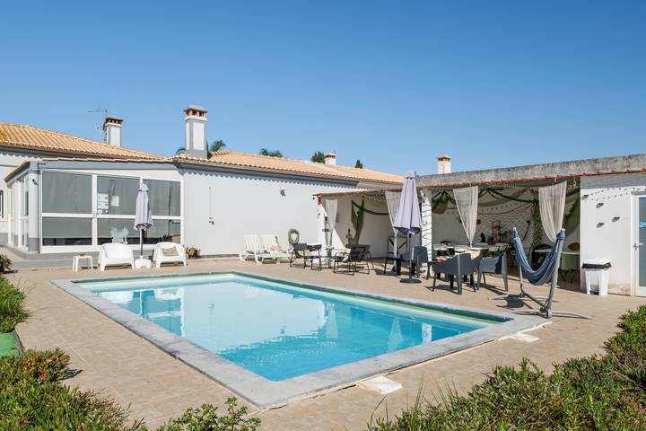 Apartamento vacacional entero, Tiny House con Piscina Compartida, Wi-Fi y Aire Acondicionado in Halbinsel von Setúbal