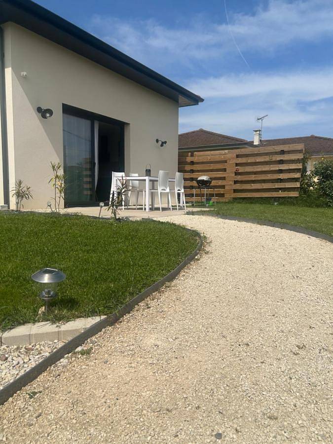 Location de vacances pour 4 personnes, avec jardin à Villars-les-Dombes - 4