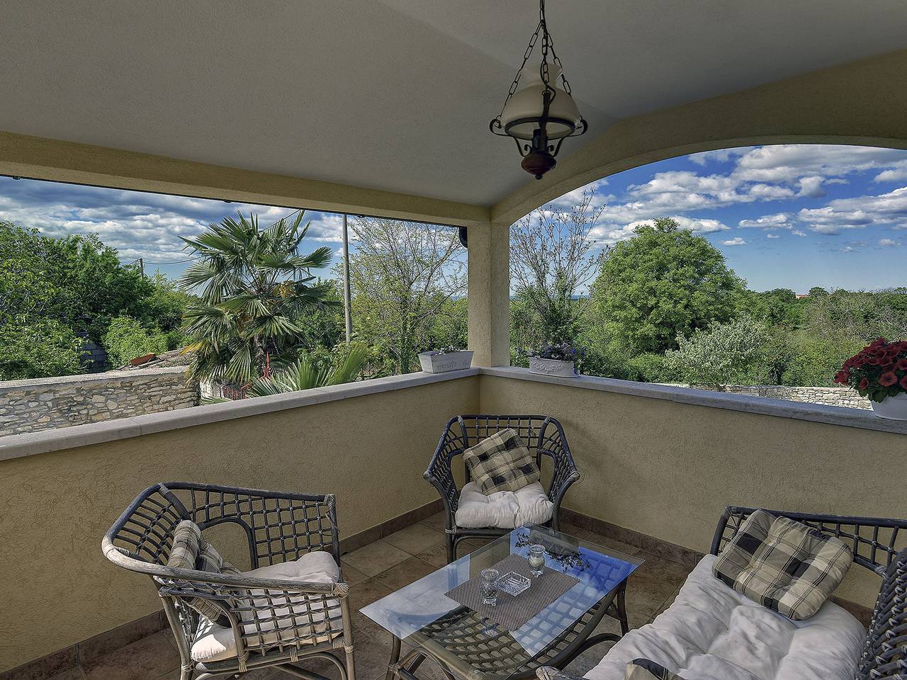 Villa in Svetvincenat mit Pool & Strand in Jursici, Zentralistrien