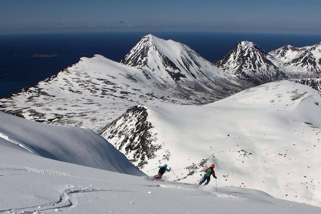 Tromvik Lodge in Kvaløya, Tromso