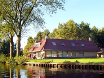 Ferienhaus für 40 Personen, mit Terrasse und Garten in den Niederlande