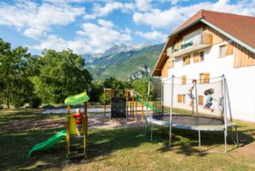 Gîte pour 4 personnes, avec sauna et piscine à Giez