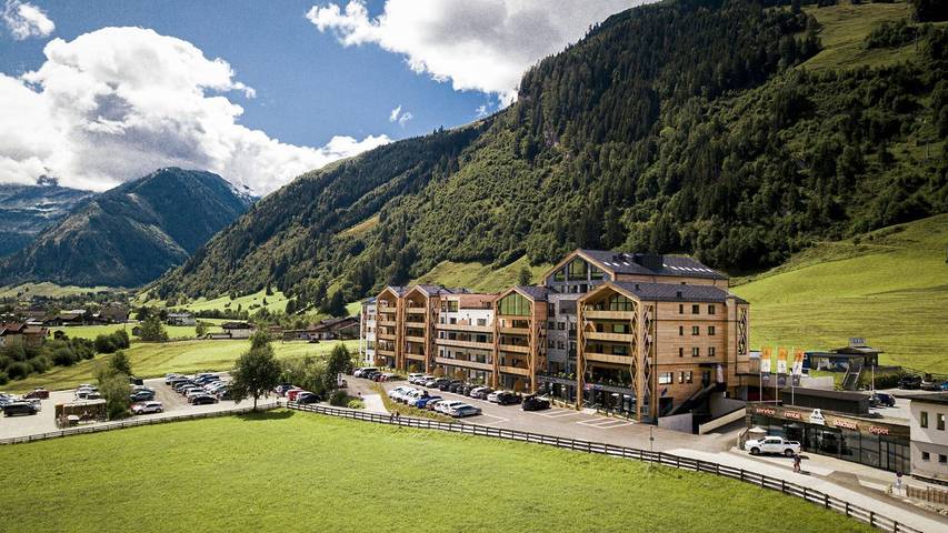 Vakantiewoning voor 4 personen, with zwembad and sauna as well as balkon in Rauris