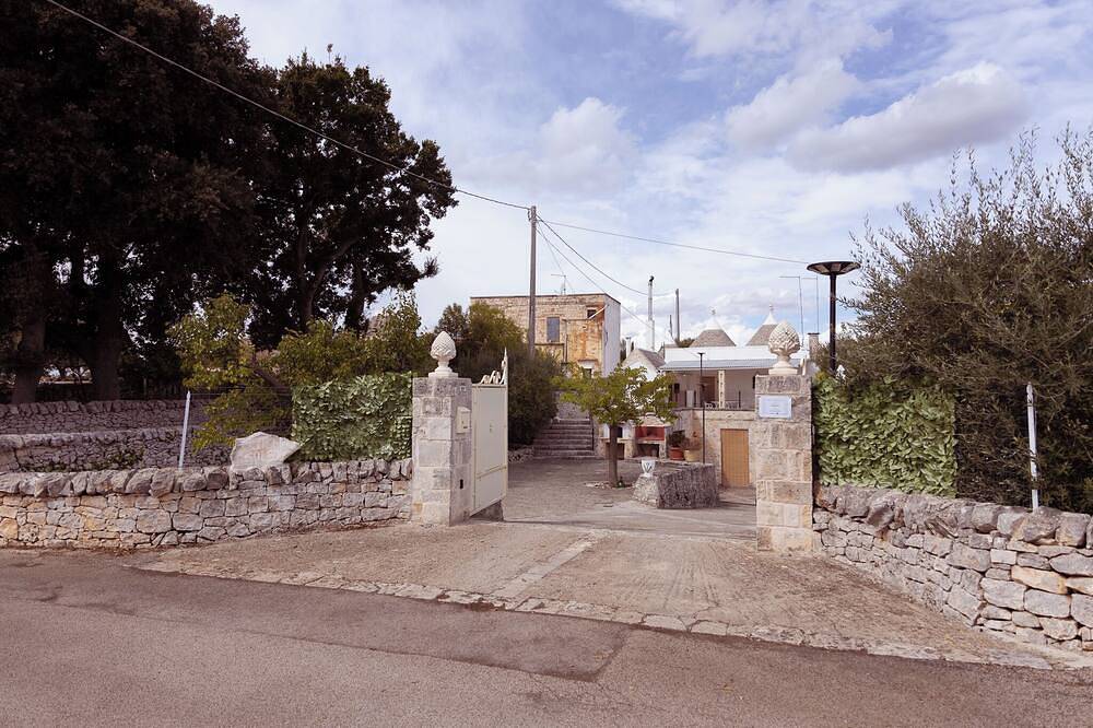 Trulli Soleti - trulli surrounded by nature, less than 2 km from the centre in Locorotondo, Province de Bari