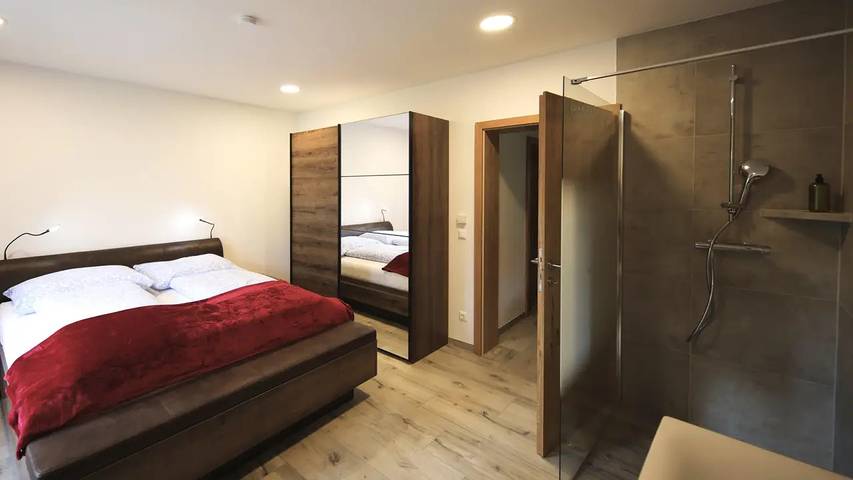 Ferienwohnung für 8 Personen, mit Balkon und Garten - 1