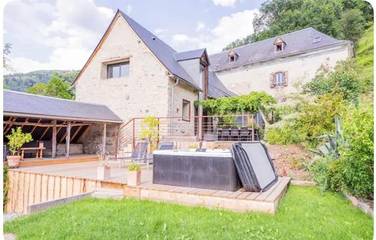 Location de vacances pour 12 personnes, avec jacuzzi et jardin à Saint-Pastous