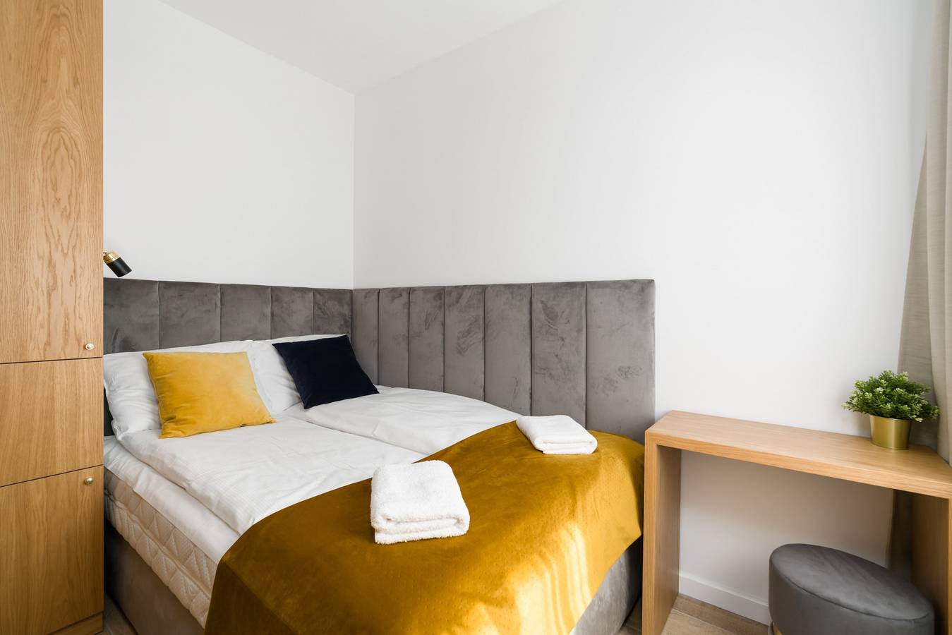 Entire apartment, Stylish Apartment | Air Conditioning | Balcony | Parking. in Poznan, Greater Poland