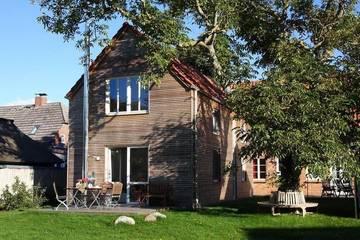 Ferienhaus für 4 Personen, mit Garten und Terrasse in Wustrow